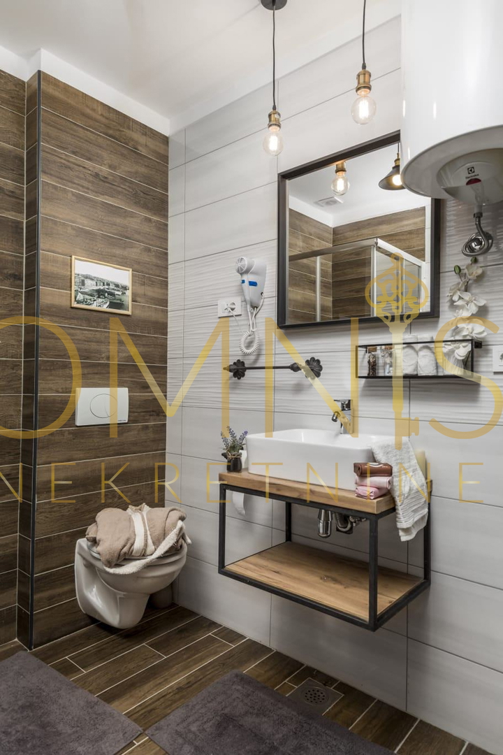 Vendita: Due appartamenti completamente ristrutturati nel centro di Fiume, Corso – 82 m²