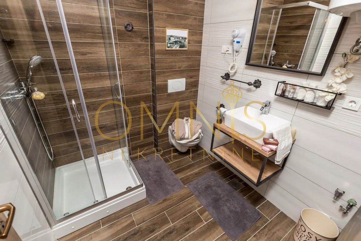 Vendita: Due appartamenti completamente ristrutturati nel centro di Fiume, Corso – 82 m²