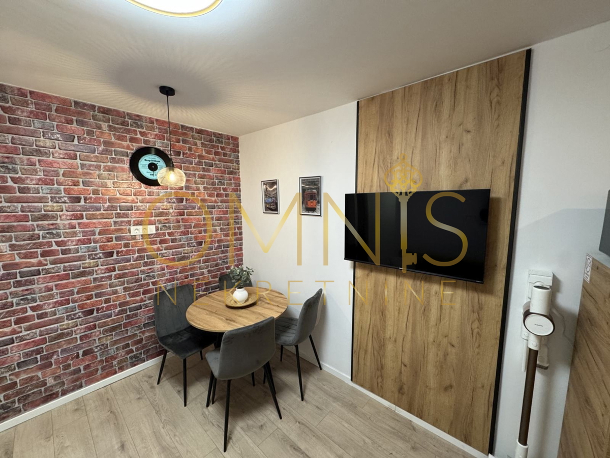 Vendita: Due appartamenti completamente ristrutturati nel centro di Fiume, Corso – 82 m²