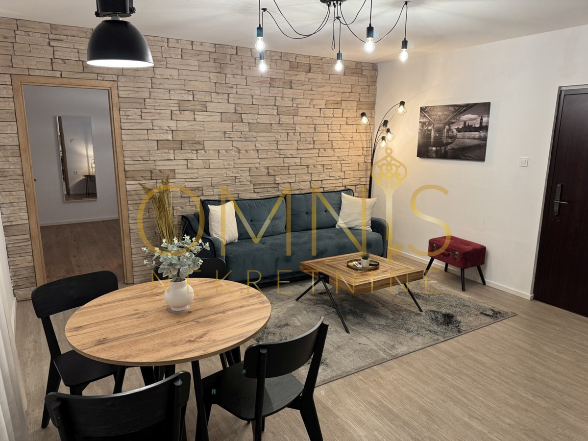 Vendita: Due appartamenti completamente ristrutturati nel centro di Fiume, Corso – 82 m²