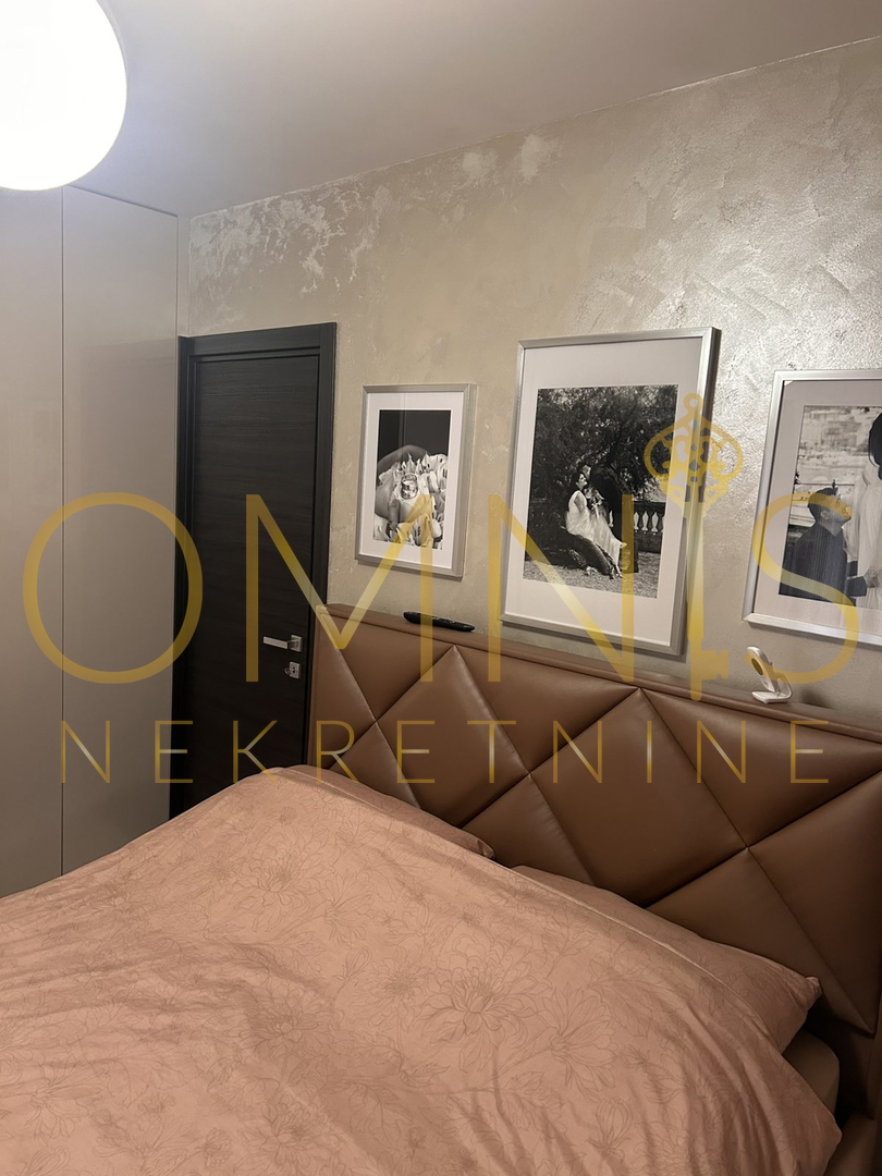 Viškovo, appartamento su due livelli, 110 m2, 3 camere + soggiorno con angolo cottura, in vendita!