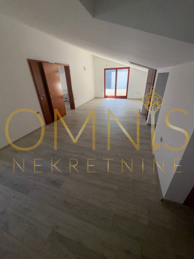 OPATIJA – APPARTAMENTO SU DUE LIVELLI IN VILLA CON VISTA PANORAMICA SUL MARE