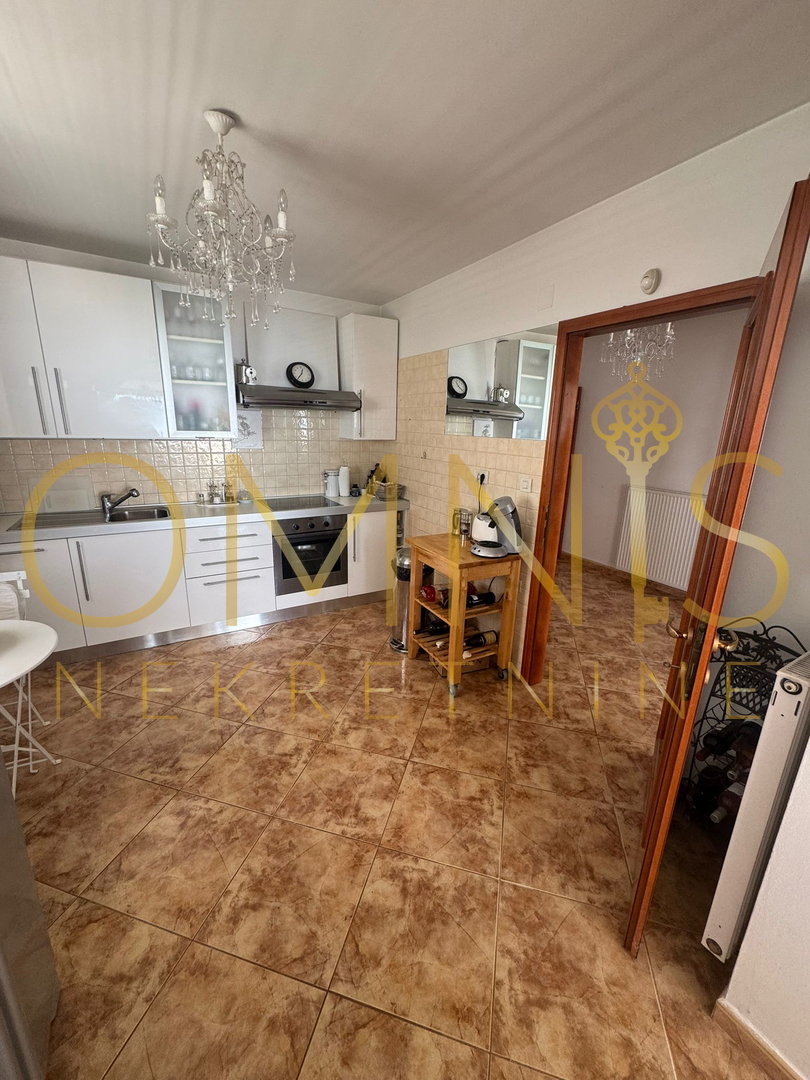 OPATIJA – APPARTAMENTO SU DUE LIVELLI IN VILLA CON VISTA PANORAMICA SUL MARE