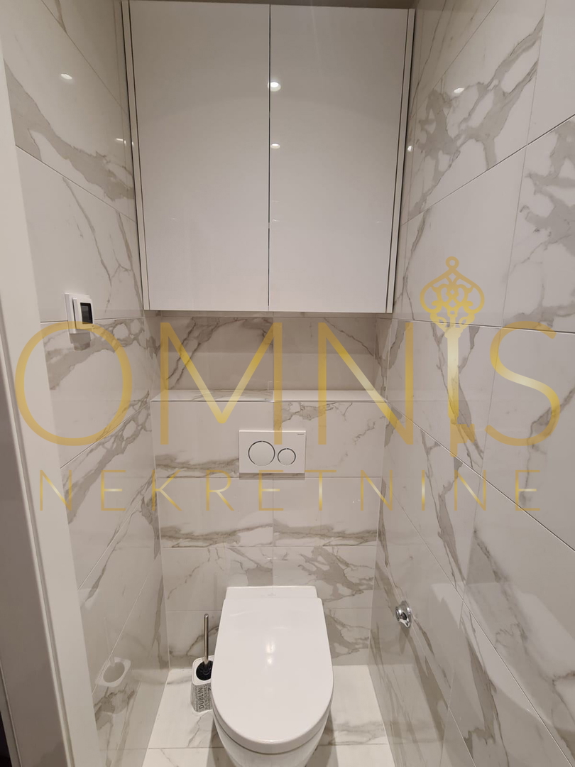 Rijeka, Donja Drenova – moderno trilocale di 79 m² con loggia