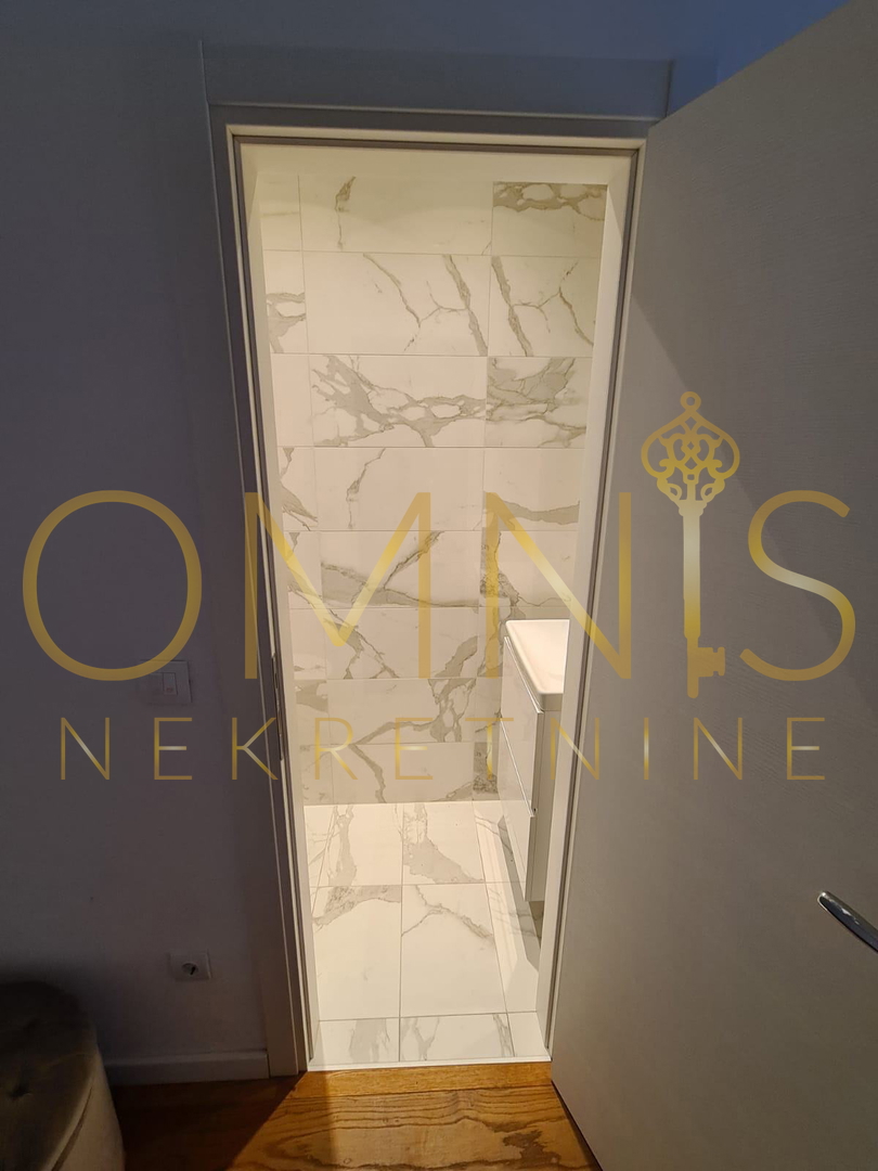 Rijeka, Donja Drenova – moderno trilocale di 79 m² con loggia