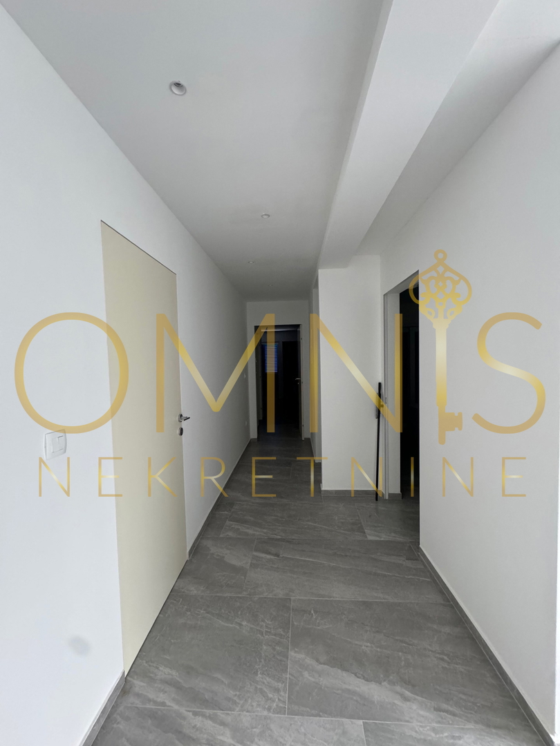 Vrbnik, isola di Krk – casa moderna con piscina e giardino