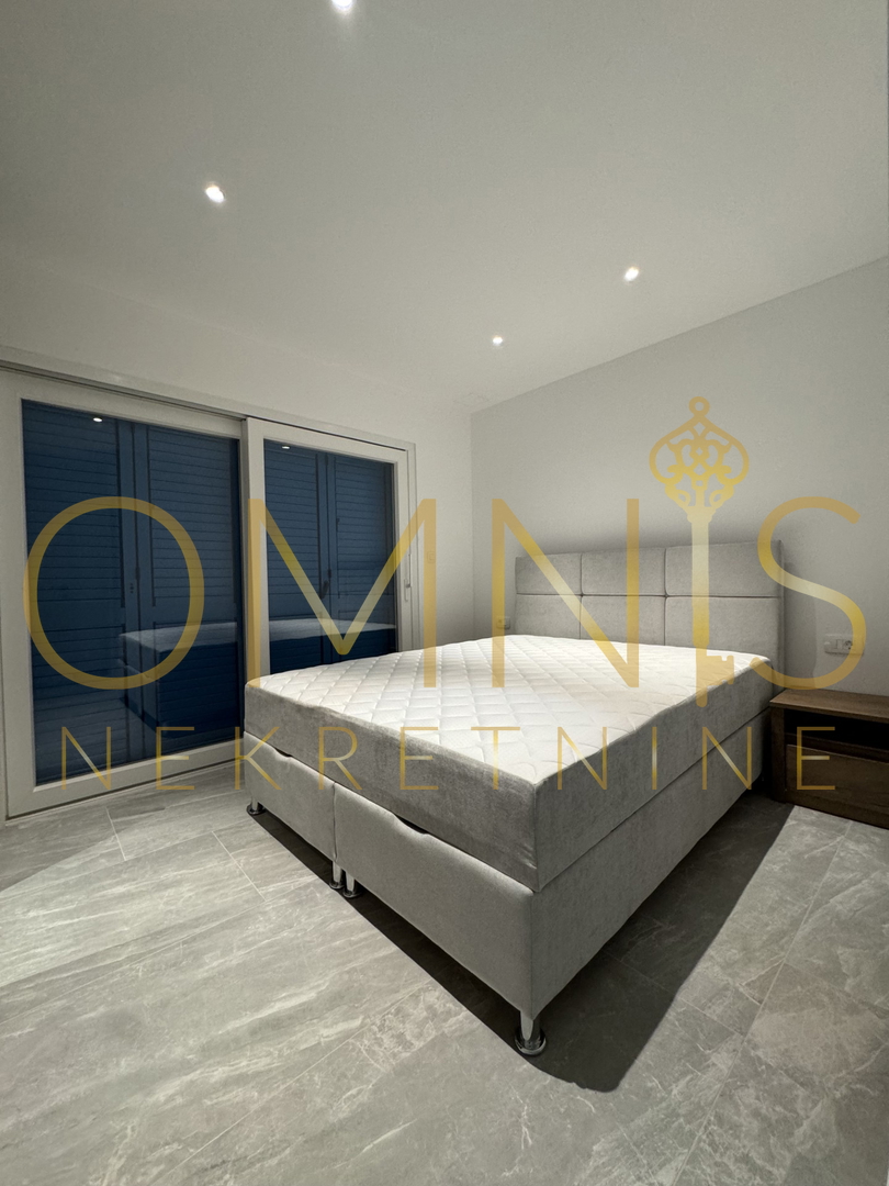 Vrbnik, isola di Krk – casa moderna con piscina e giardino