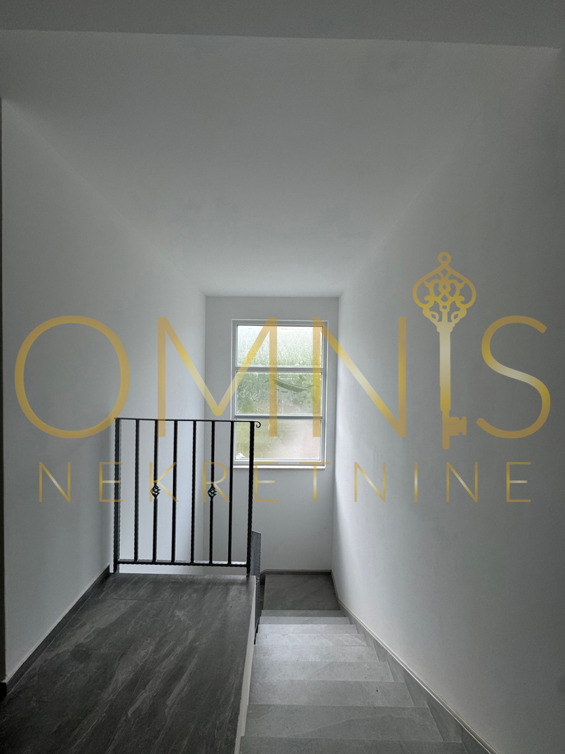 Vrbnik, isola di Krk – casa moderna con piscina e giardino