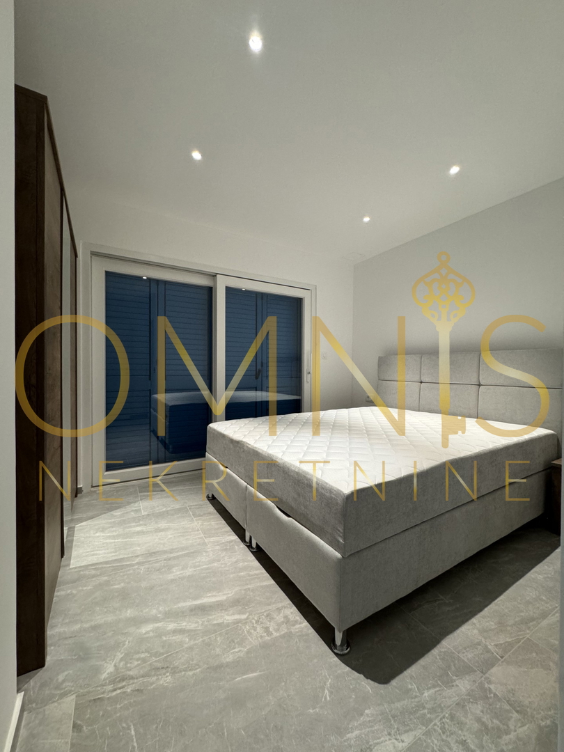 Vrbnik, isola di Krk – casa moderna con piscina e giardino