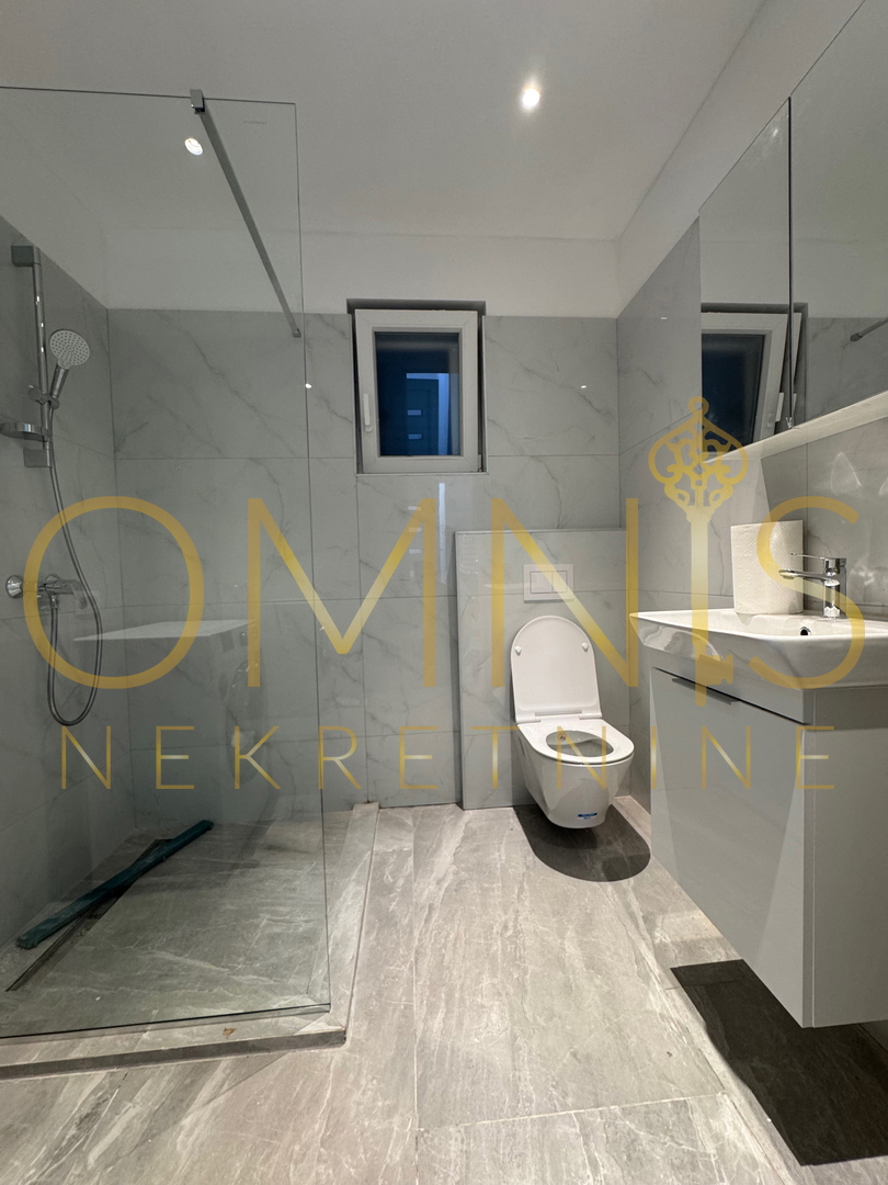 Vrbnik, isola di Krk – casa moderna con piscina e giardino