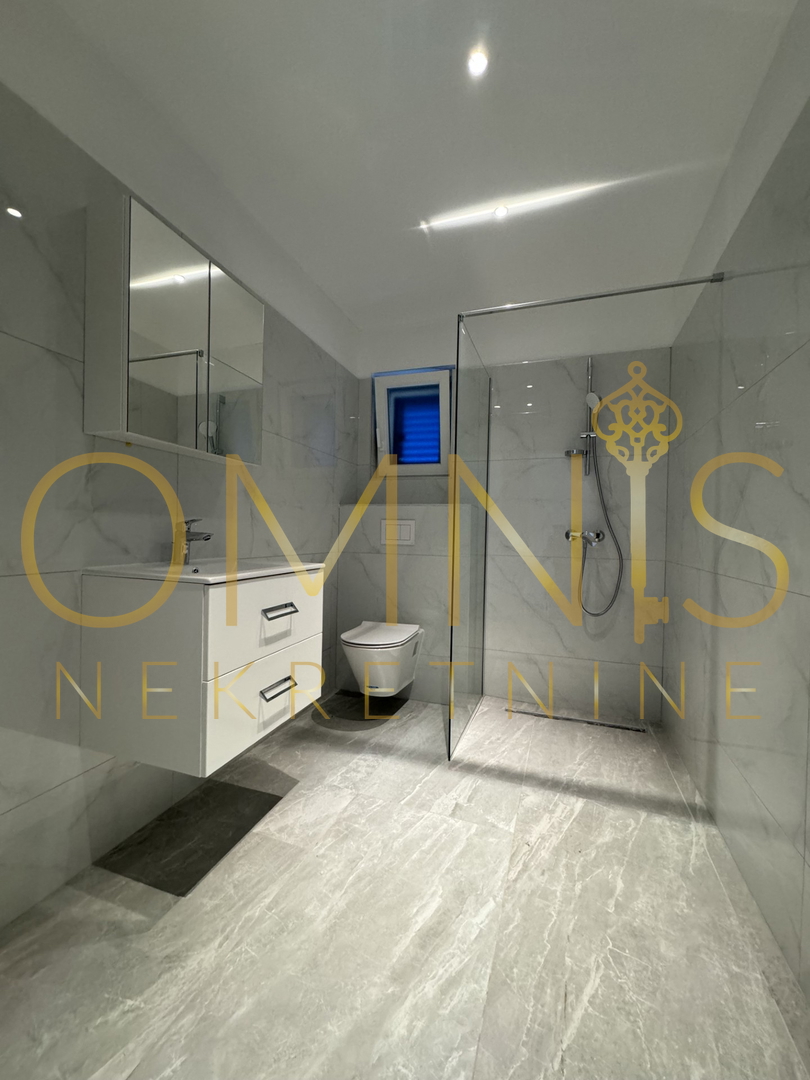 Vrbnik, isola di Krk – casa moderna con piscina e giardino