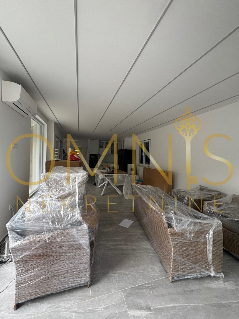 Vrbnik, isola di Krk – casa moderna con piscina e giardino