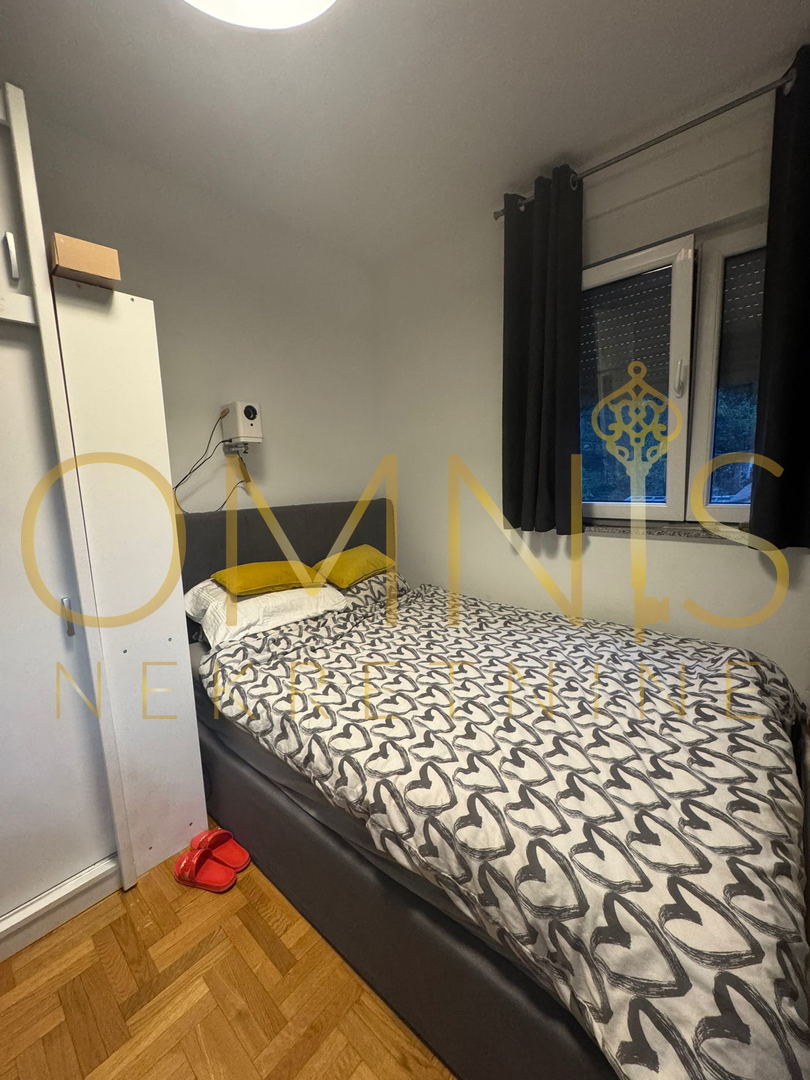 Viškovo, appartamento su due piani di 86 m² con terrazza e ripostiglio