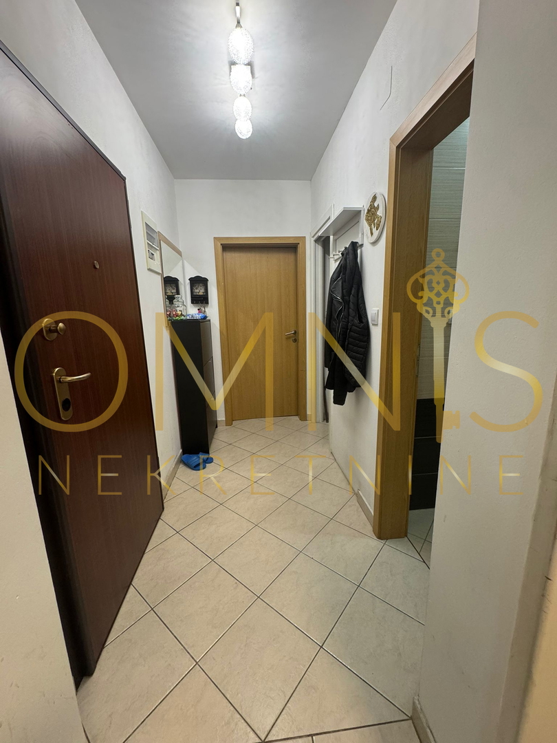 Viškovo, appartamento su due piani di 86 m² con terrazza e ripostiglio