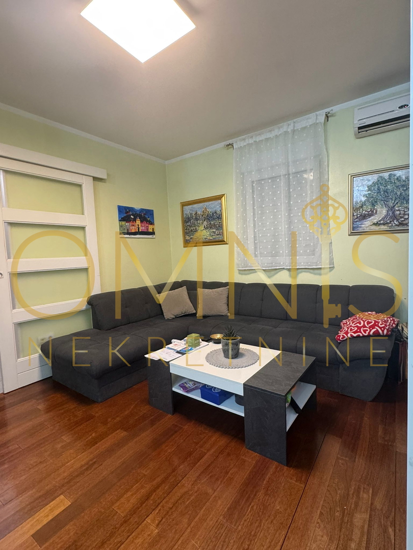 Viškovo, appartamento su due piani di 86 m² con terrazza e ripostiglio