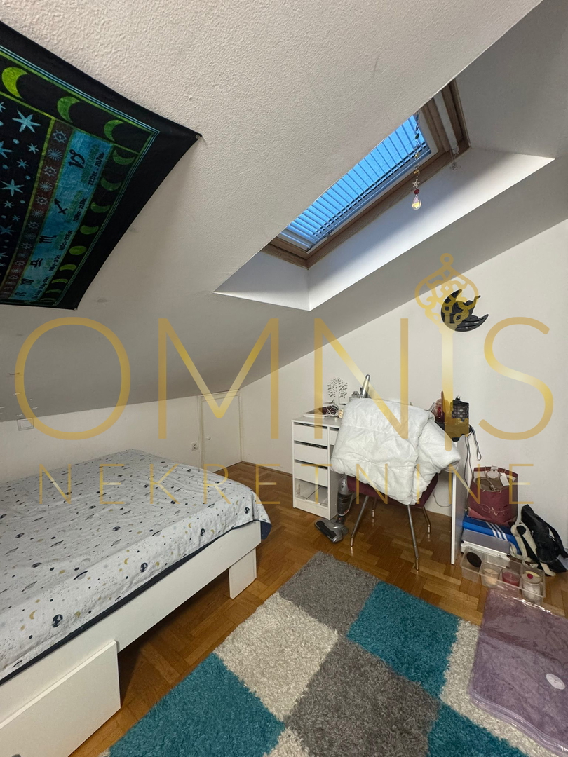 Viškovo, appartamento su due piani di 86 m² con terrazza e ripostiglio