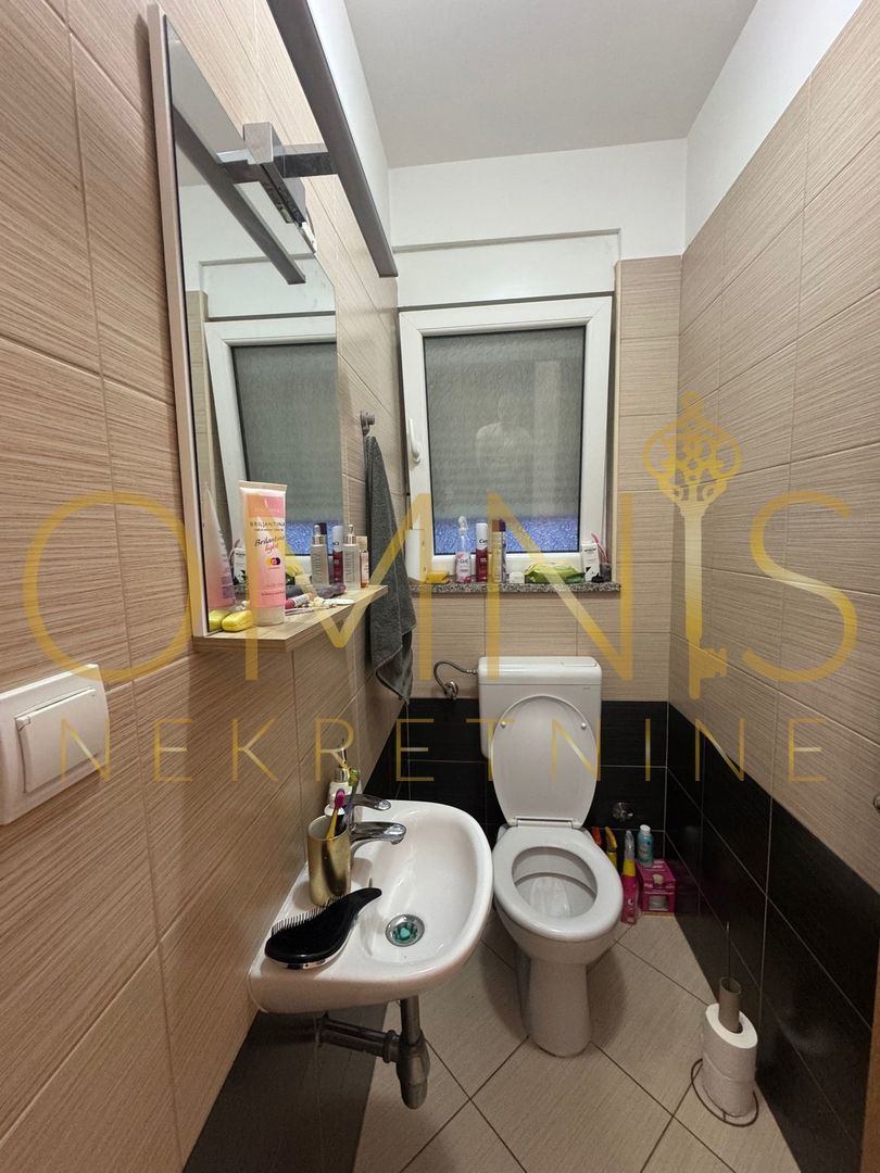 Viškovo, appartamento su due piani di 86 m² con terrazza e ripostiglio