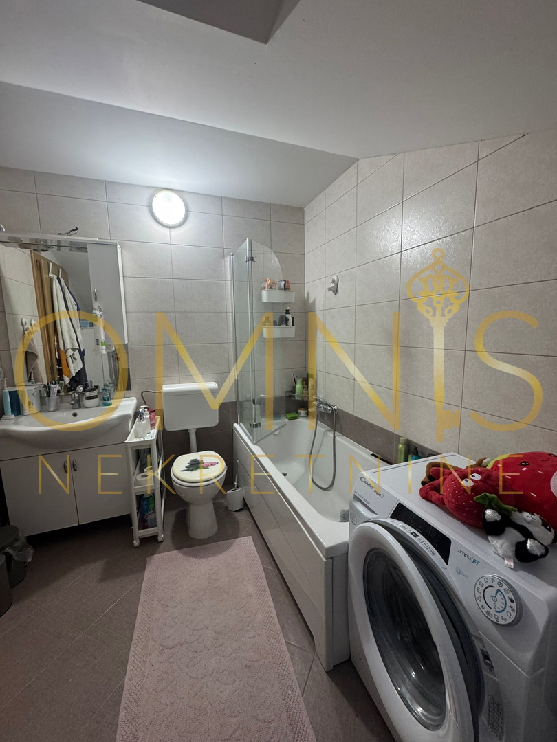 Viškovo, appartamento su due piani di 86 m² con terrazza e ripostiglio