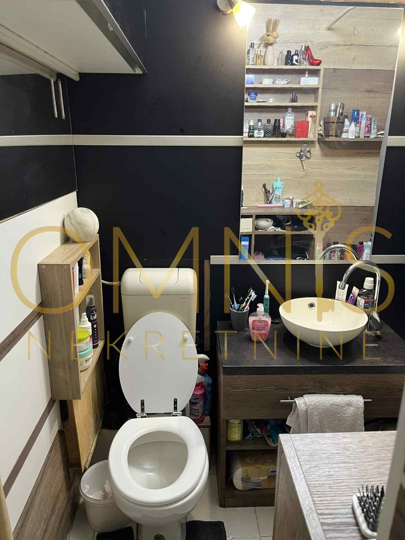 RIJEKA – APPARTAMENTO TRILOCALE + CANTINA, 65m² – VISTA MARE