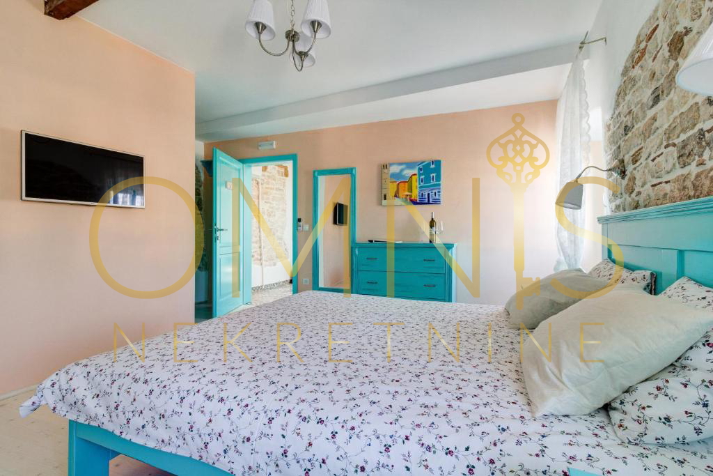 FAŽANA – RISTORANTE E BOUTIQUE HOTEL HERITAGE IN UN EDIFICIO DI 500 ANNI, A 100 m DAL MARE