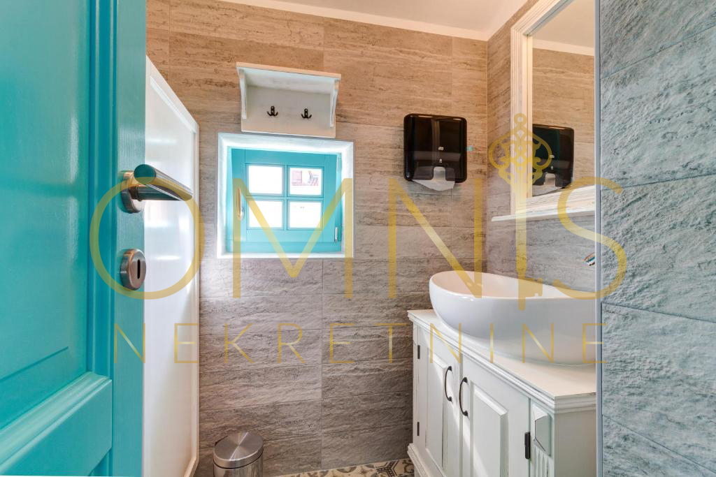 FAŽANA – RISTORANTE E BOUTIQUE HOTEL HERITAGE IN UN EDIFICIO DI 500 ANNI, A 100 m DAL MARE