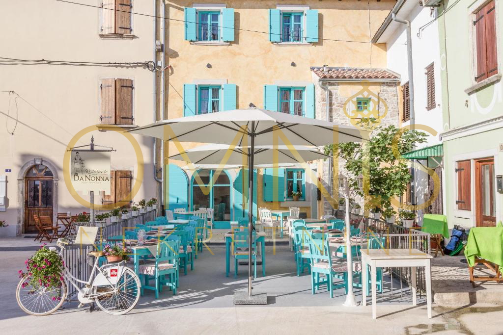 FAŽANA – RISTORANTE E BOUTIQUE HOTEL HERITAGE IN UN EDIFICIO DI 500 ANNI, A 100 m DAL MARE