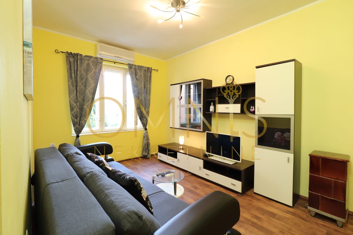 OPATIJA CENTRO – splendido appartamento 1S+DB di 43 m², a 50 m dal mare, vista mare!