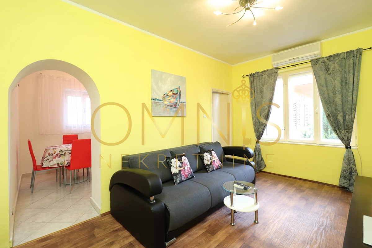 OPATIJA CENTRO – splendido appartamento 1S+DB di 43 m², a 50 m dal mare, vista mare!