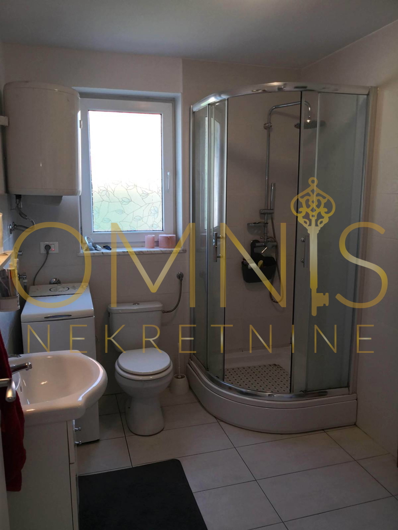 Casa indipendente a Kastav – ristrutturata, spaziosa e ideale per la vita familiare o per il turismo