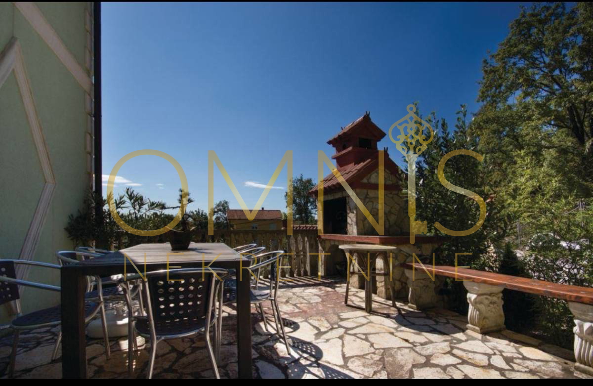 Casa indipendente a Kastav – ristrutturata, spaziosa e ideale per la vita familiare o per il turismo