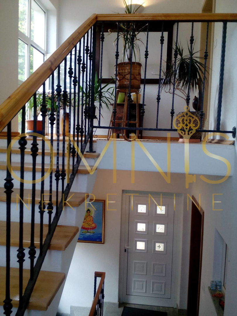 Casa indipendente a Kastav – ristrutturata, spaziosa e ideale per la vita familiare o per il turismo