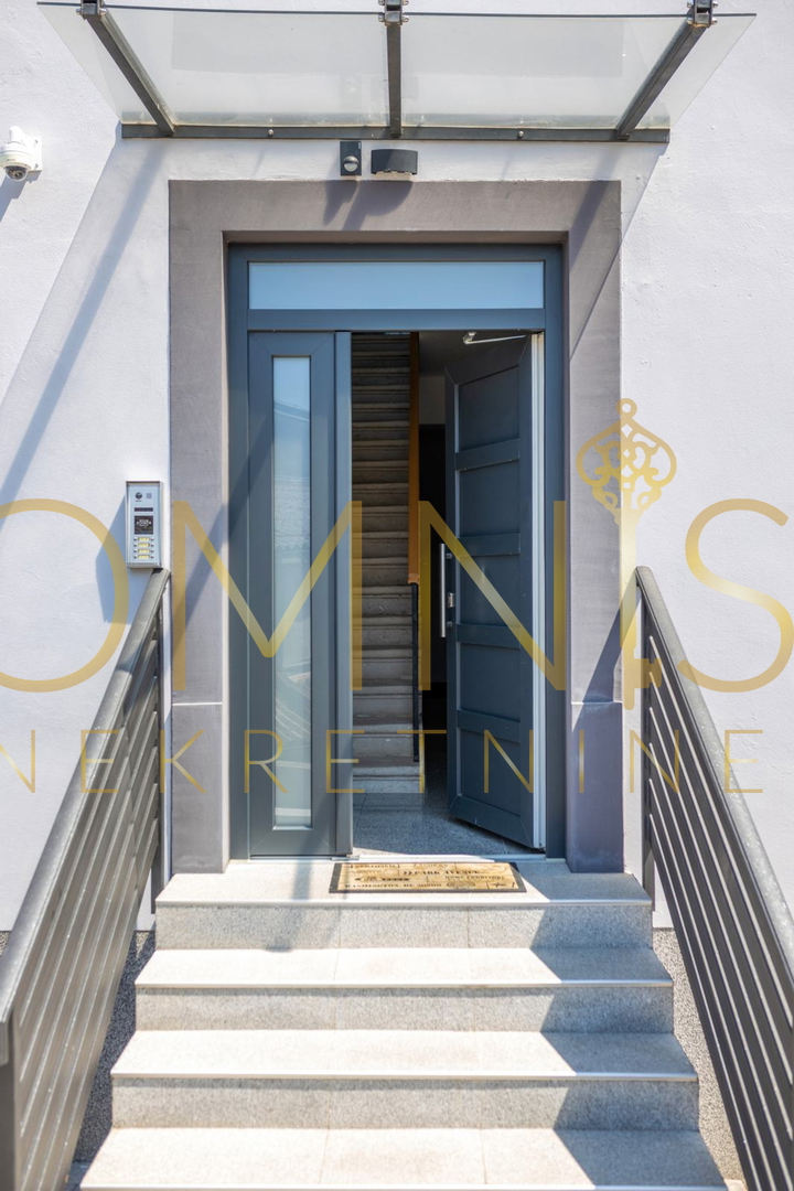 Vendesi appartamento completamente ristrutturato con parcheggio – Fiume, Potok