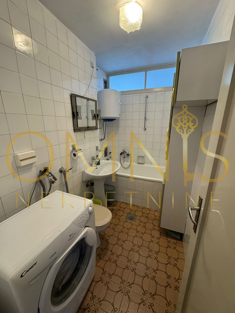 RIJEKA, PODMURVICE – Appartamento trilocale con balcone e vista mare, 68 m²