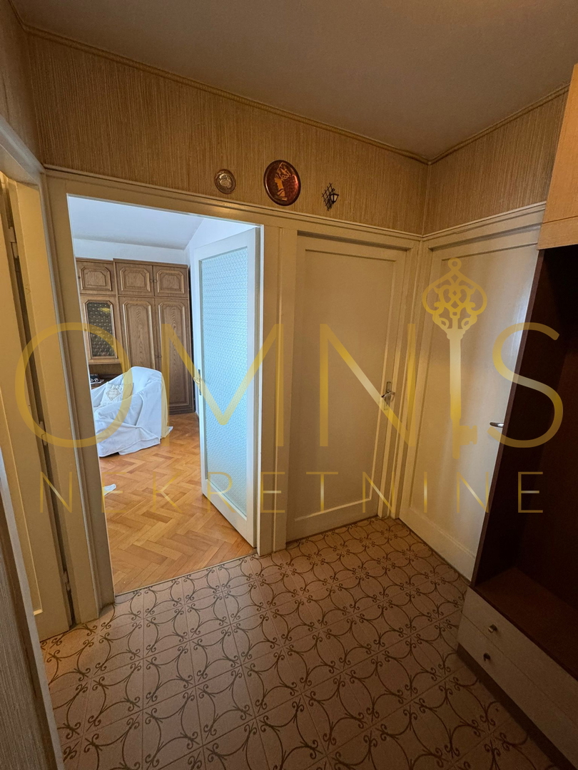 RIJEKA, PODMURVICE – Appartamento trilocale con balcone e vista mare, 68 m²