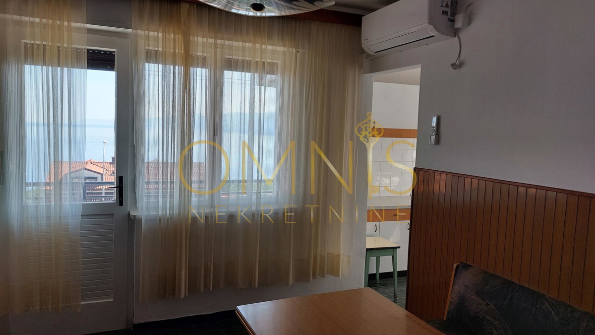 Piano di una casa indipendente con vista mare e potenziale commerciale – Marčeljeva Draga, Fiume