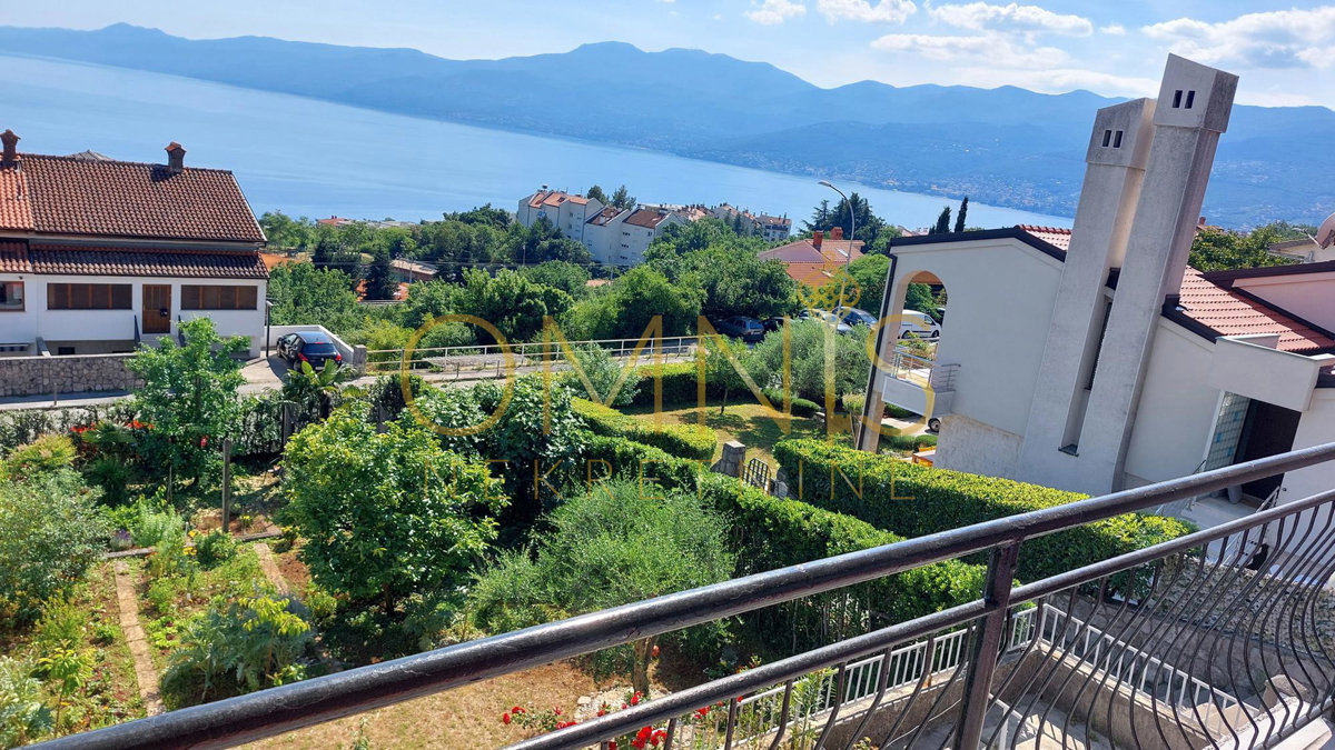 Piano di una casa indipendente con vista mare e potenziale commerciale – Marčeljeva Draga, Fiume