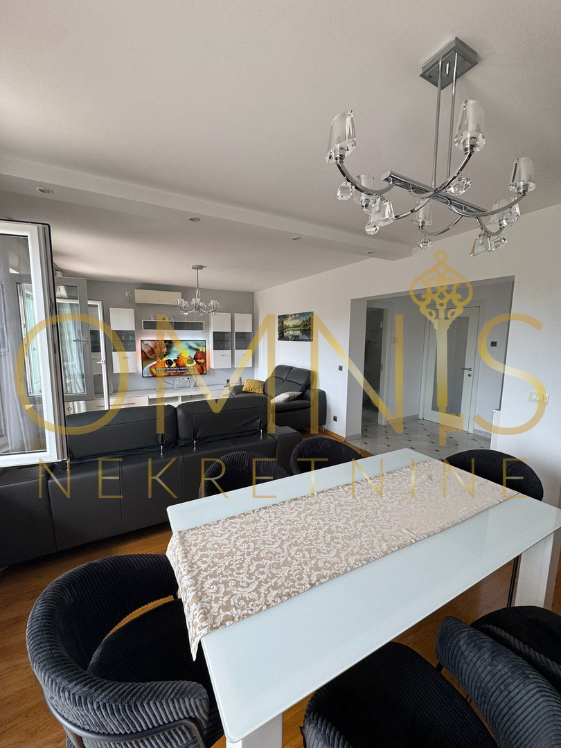 Juraši, Casa indipendente con tre appartamenti e due garage – ideale per famiglia o investimento