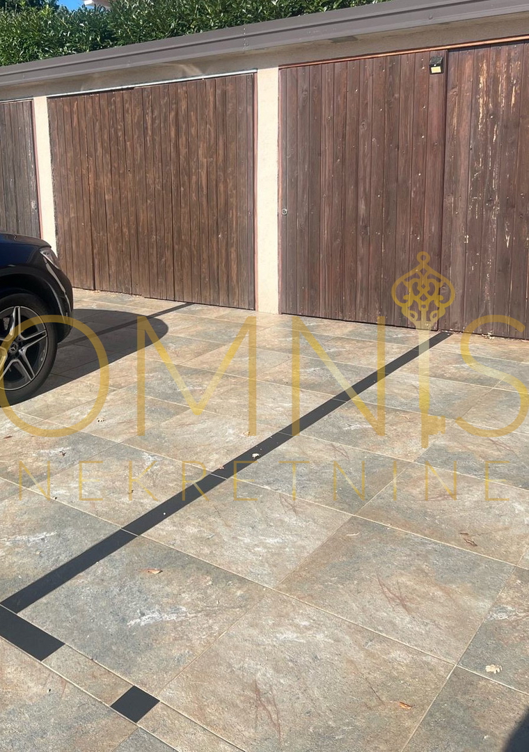 Appartamento con vista mare, terrazza, giardino – Pinezići, Krk