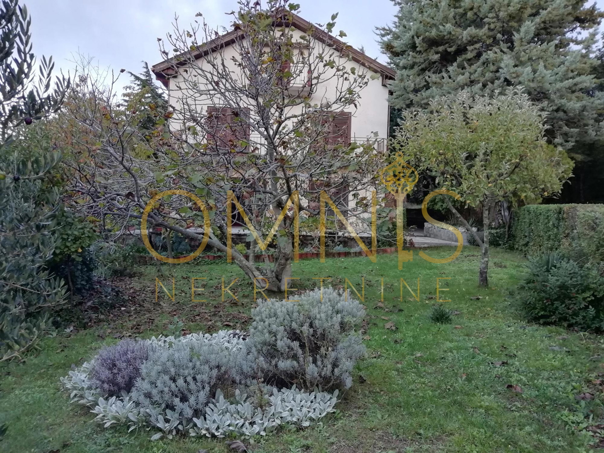 CRIKVENICA – GRIŽANE, casa di 300 m², a 5 km dal mare, grande cortile di 500 m²