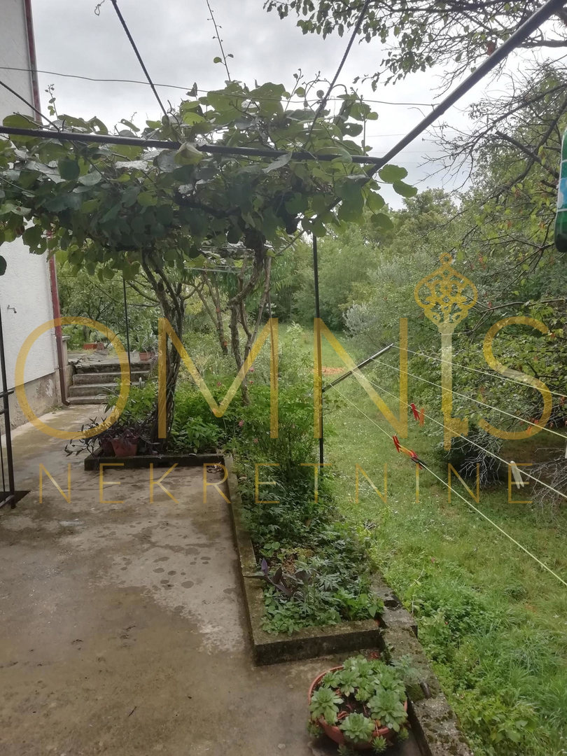 CRIKVENICA – GRIŽANE, casa di 300 m², a 5 km dal mare, grande cortile di 500 m²