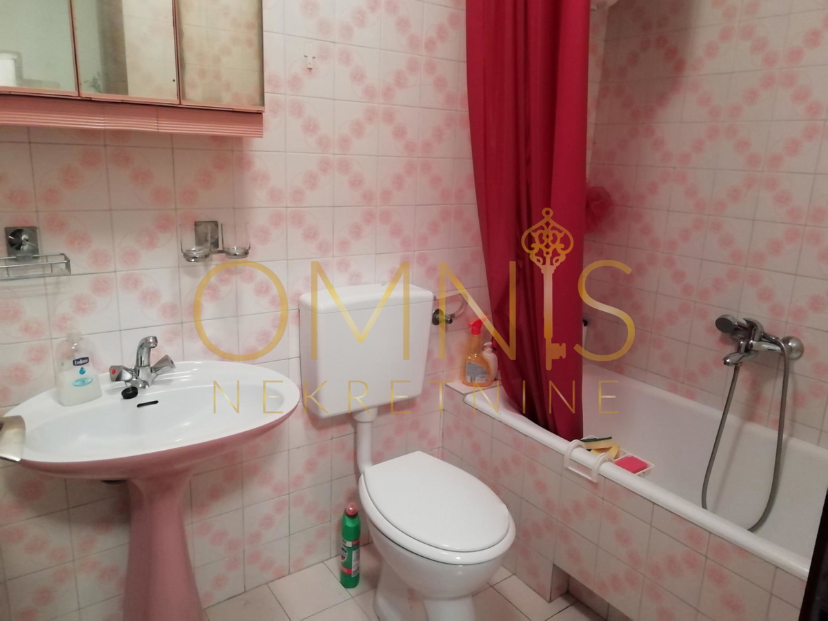 CRIKVENICA – GRIŽANE, casa di 300 m², a 5 km dal mare, grande cortile di 500 m²