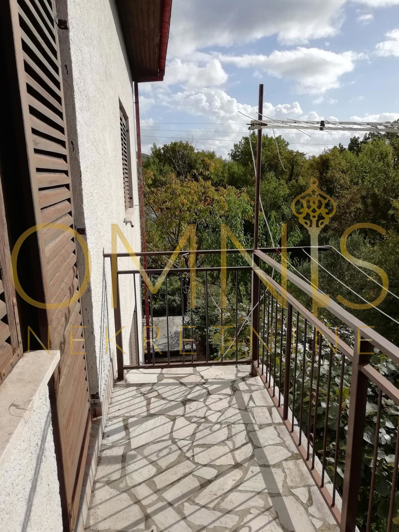 CRIKVENICA – GRIŽANE, casa di 300 m², a 5 km dal mare, grande cortile di 500 m²