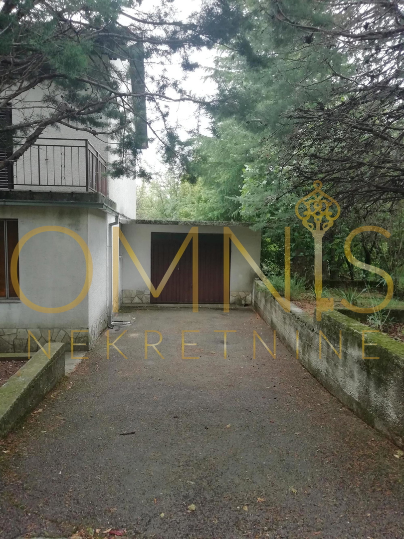 CRIKVENICA – GRIŽANE, casa di 300 m², a 5 km dal mare, grande cortile di 500 m²