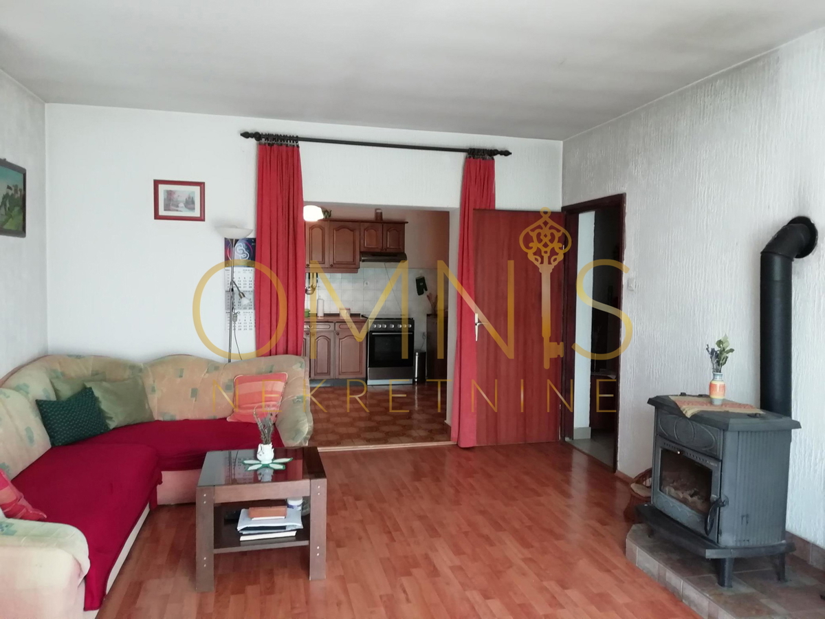 CRIKVENICA – GRIŽANE, casa di 300 m², a 5 km dal mare, grande cortile di 500 m²