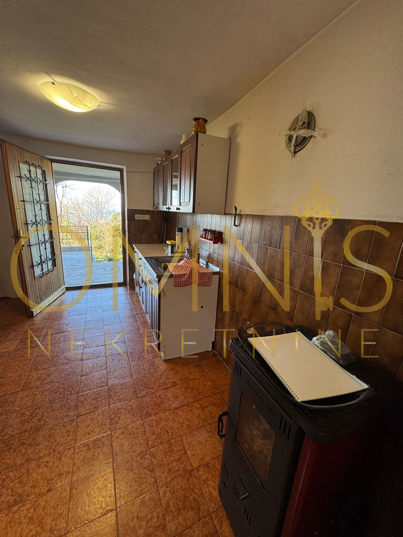 OPPORTUNITÀ RARA – VILLA INDIPENDENTE CON VISTA MARE, KOSTRENA