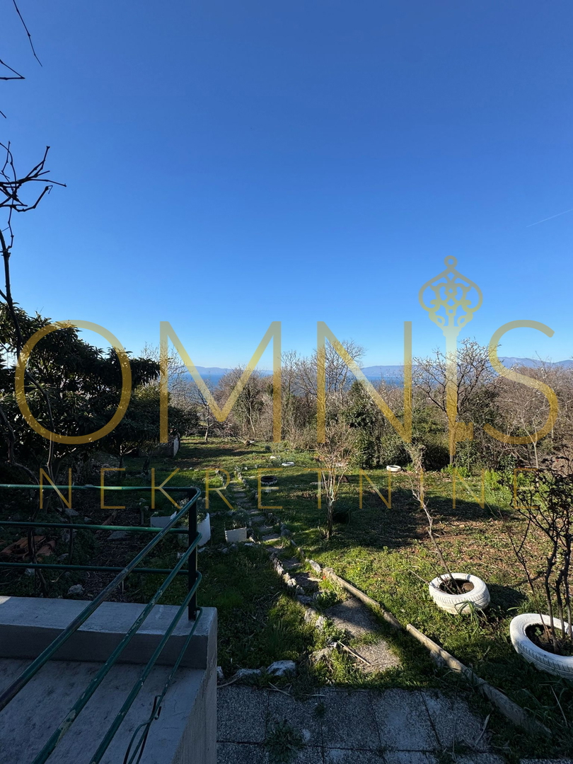 OPPORTUNITÀ RARA – VILLA INDIPENDENTE CON VISTA MARE, KOSTRENA