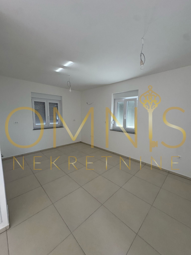 Vendita - Nuova costruzione, 97 m² + 76 m² di giardino, due bagni - Occasione!