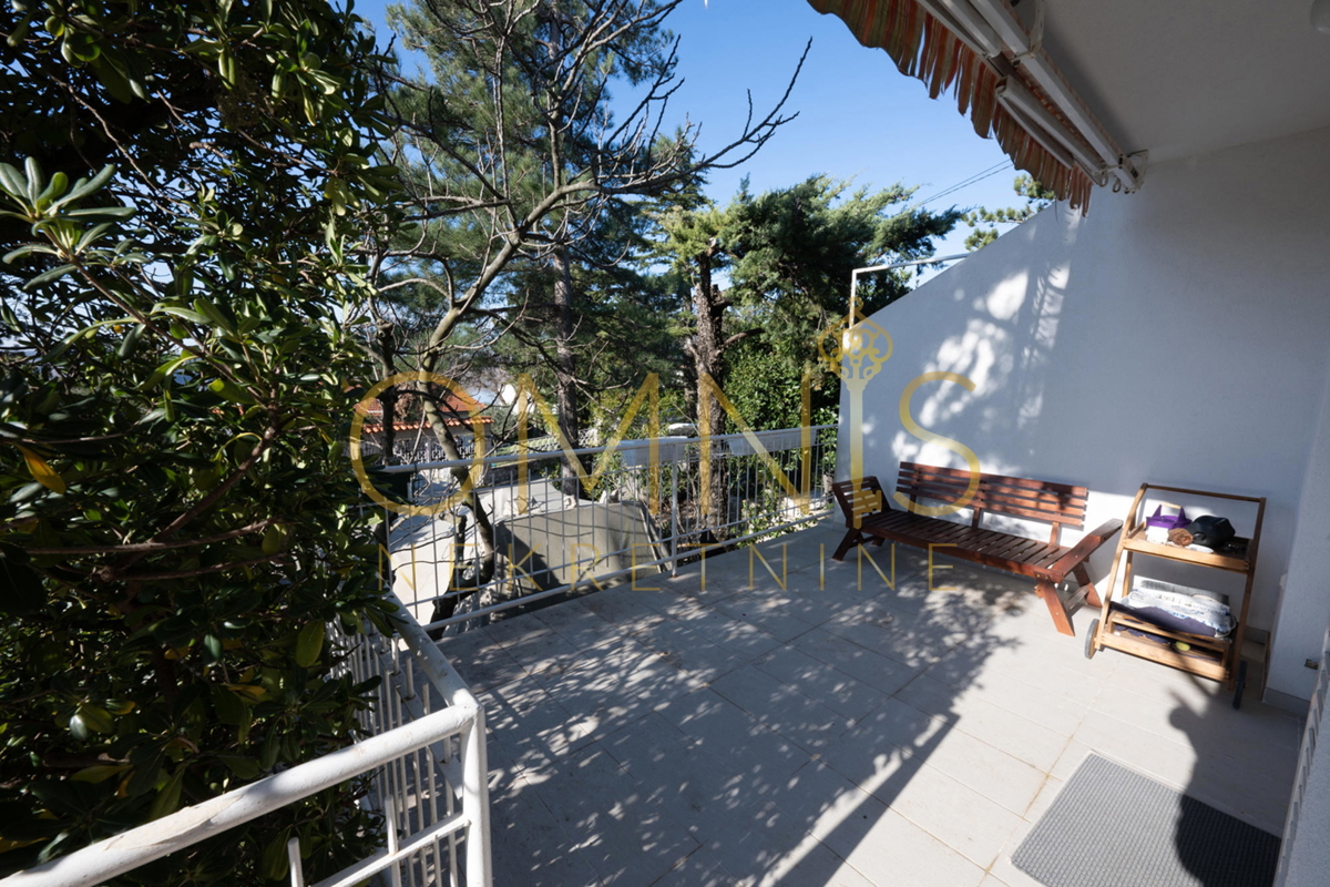 In vendita un appartamento modernamente arredato - Jadranovo