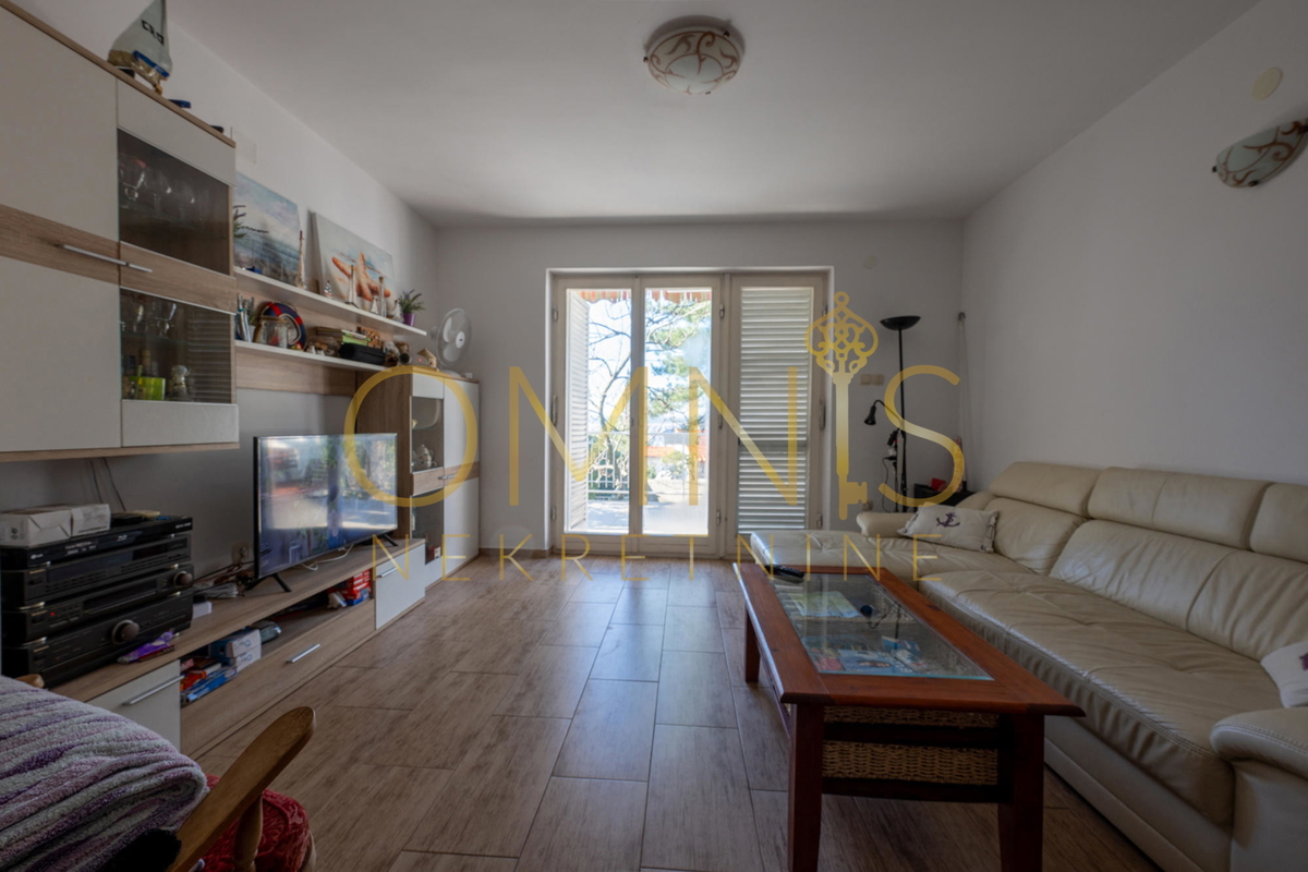 In vendita un appartamento modernamente arredato - Jadranovo