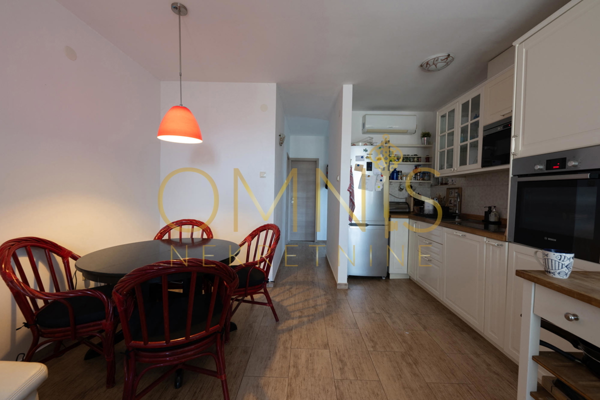 In vendita un appartamento modernamente arredato - Jadranovo